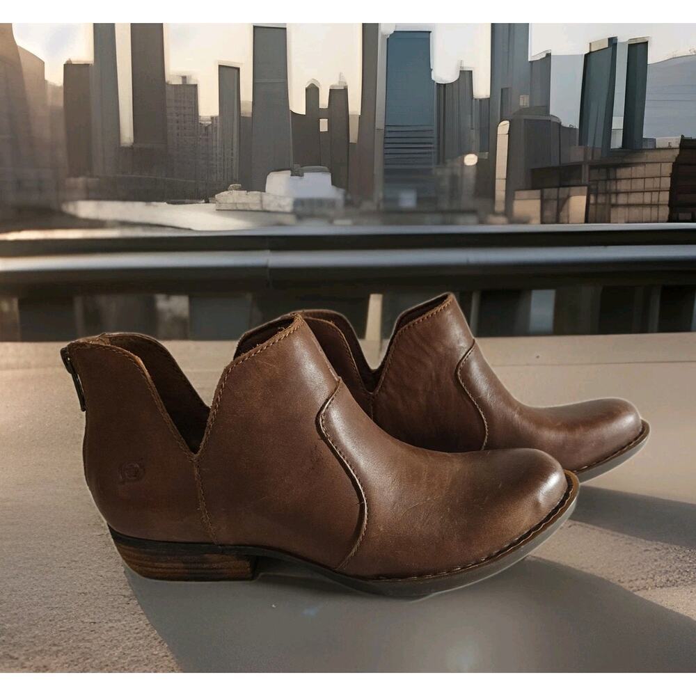 New! Born Kerri Boots Women's 7.5M Brown Leather Low Ankle Booties $140